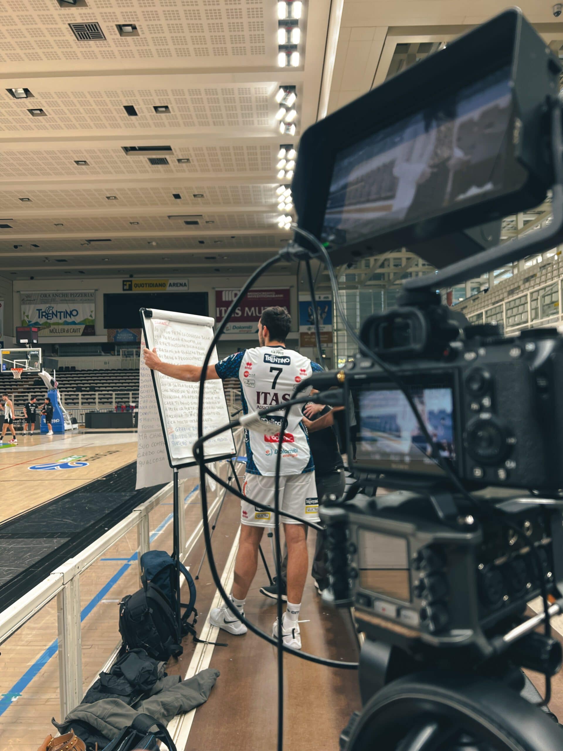 Una fragile chiave di carta Una fragile chiave di carta